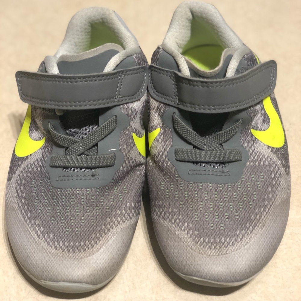 Nike tennis shoes